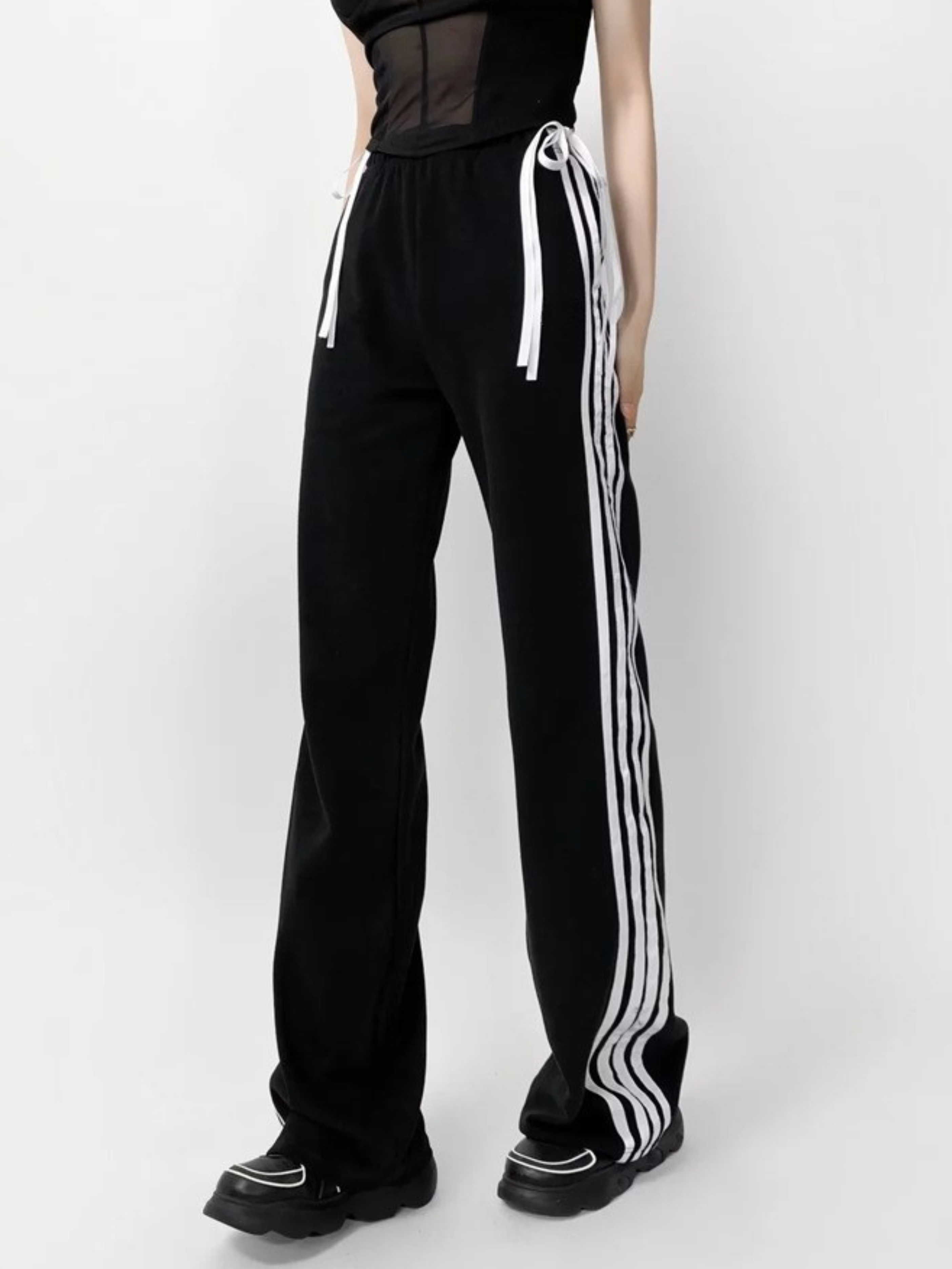 ThornPoint - Women's Elastic Waist Butterfly Bow Sports Pants