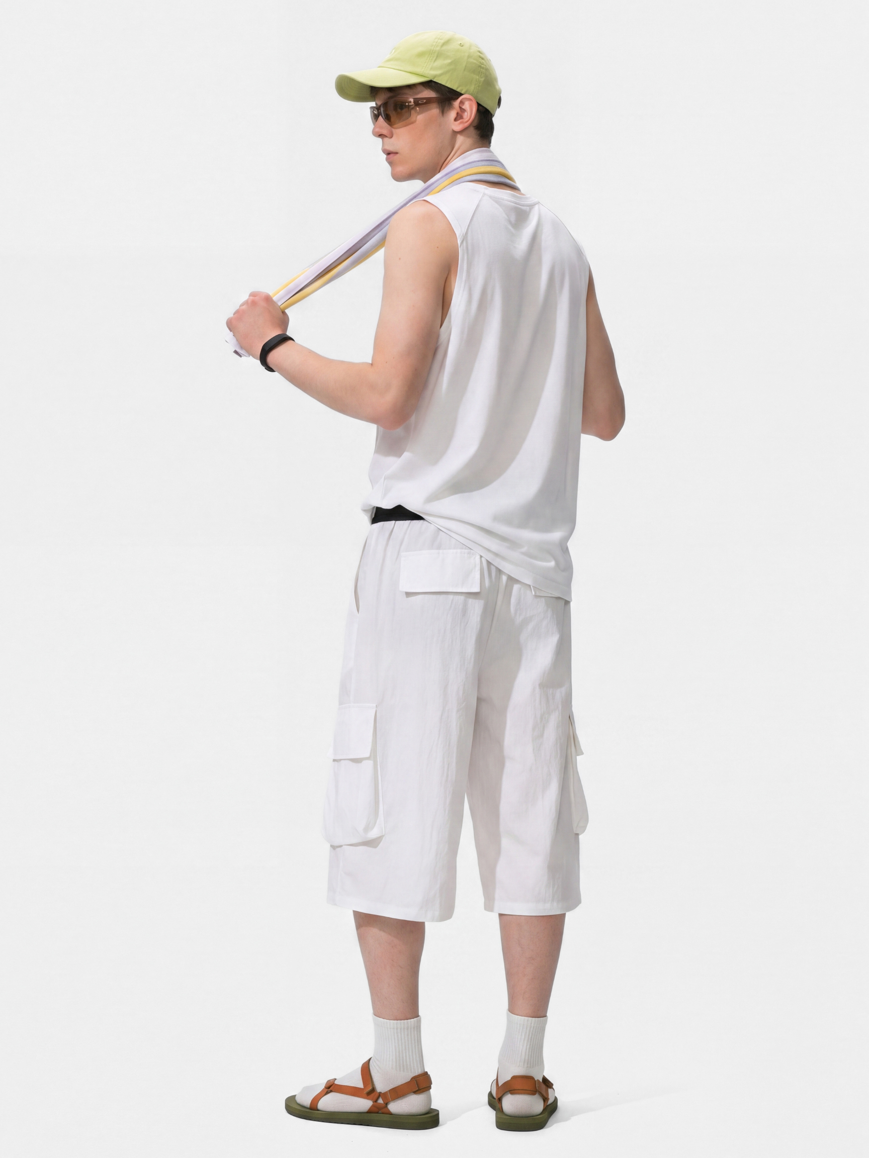 DewPath - Elastic-Waist Multi-Pocket Knee-Length Shorts