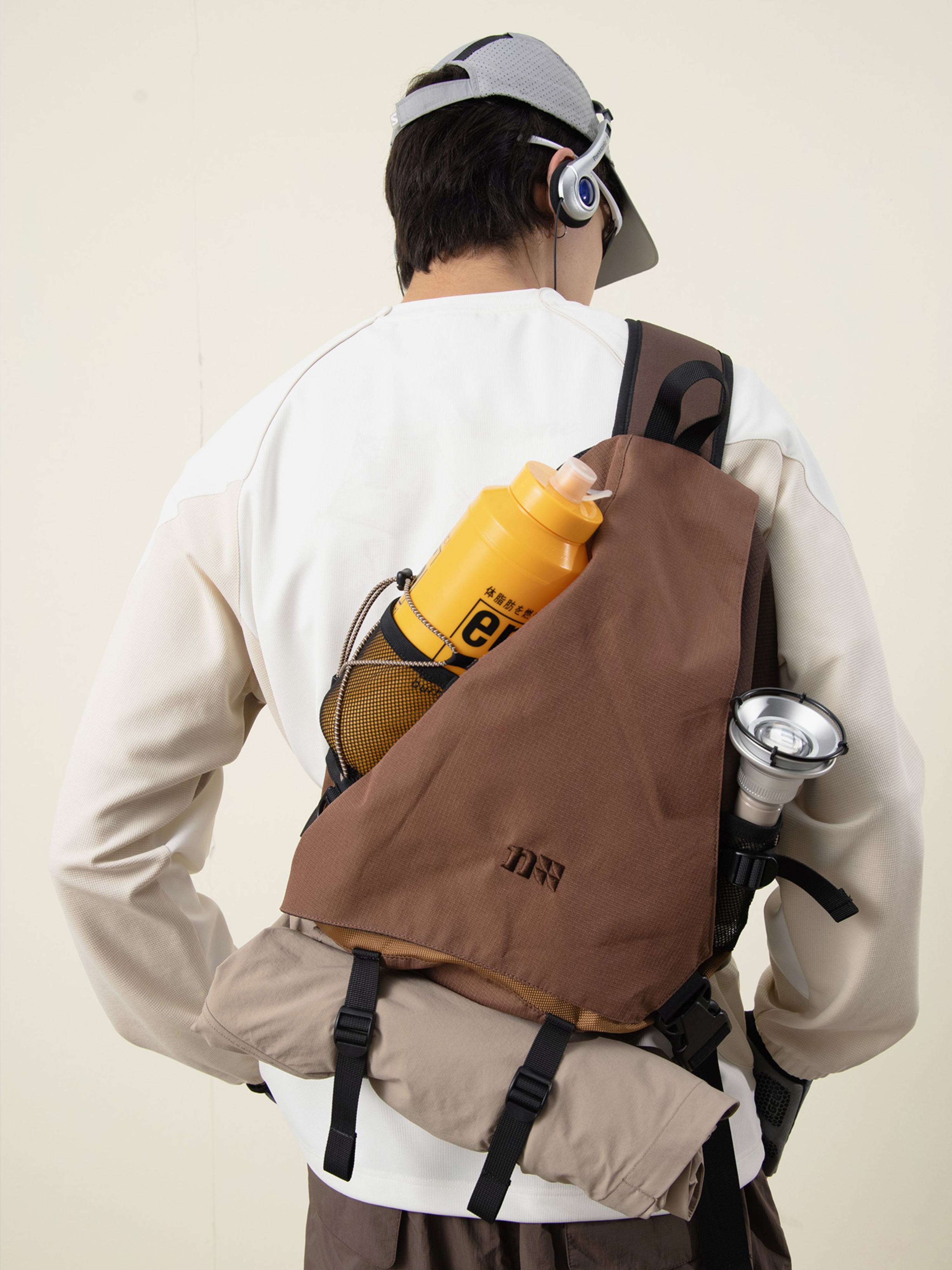 LightTorch - Water-Repellent Lightweight Crossbody Bag