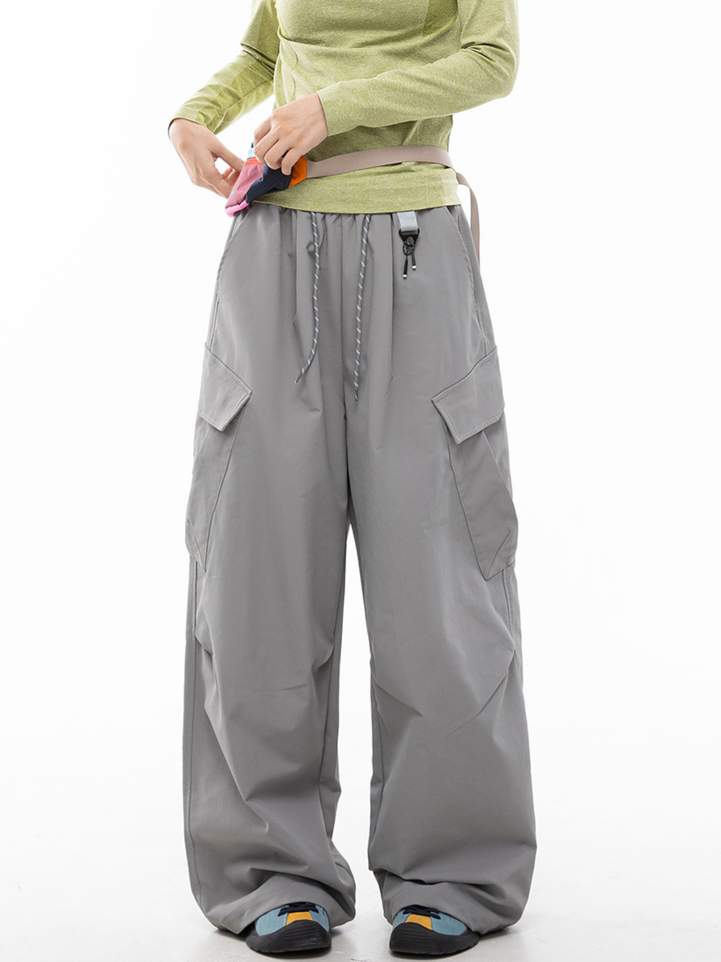 Cliffwalk - Women's Large Pockets Wide-Leg Straight Cargo Pants