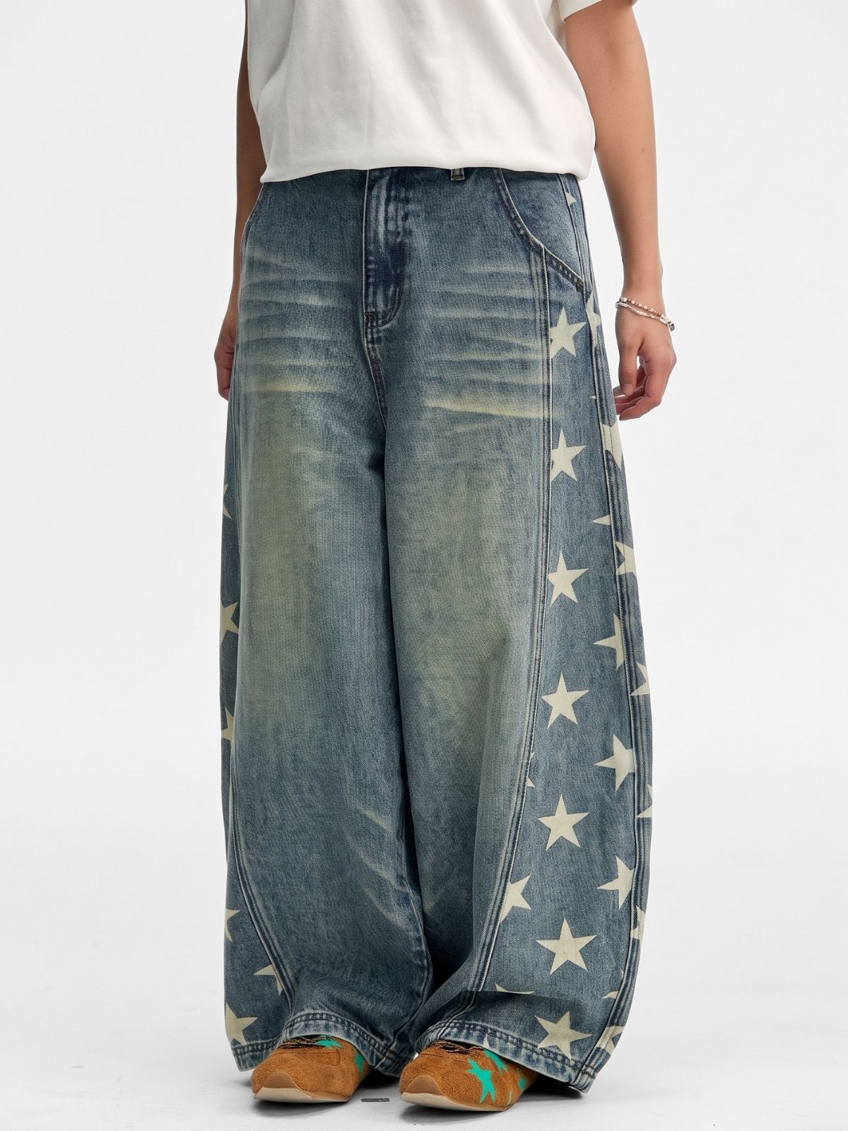 Lavacrack - Unisex Star-Print Curved-Leg Denim Jeans