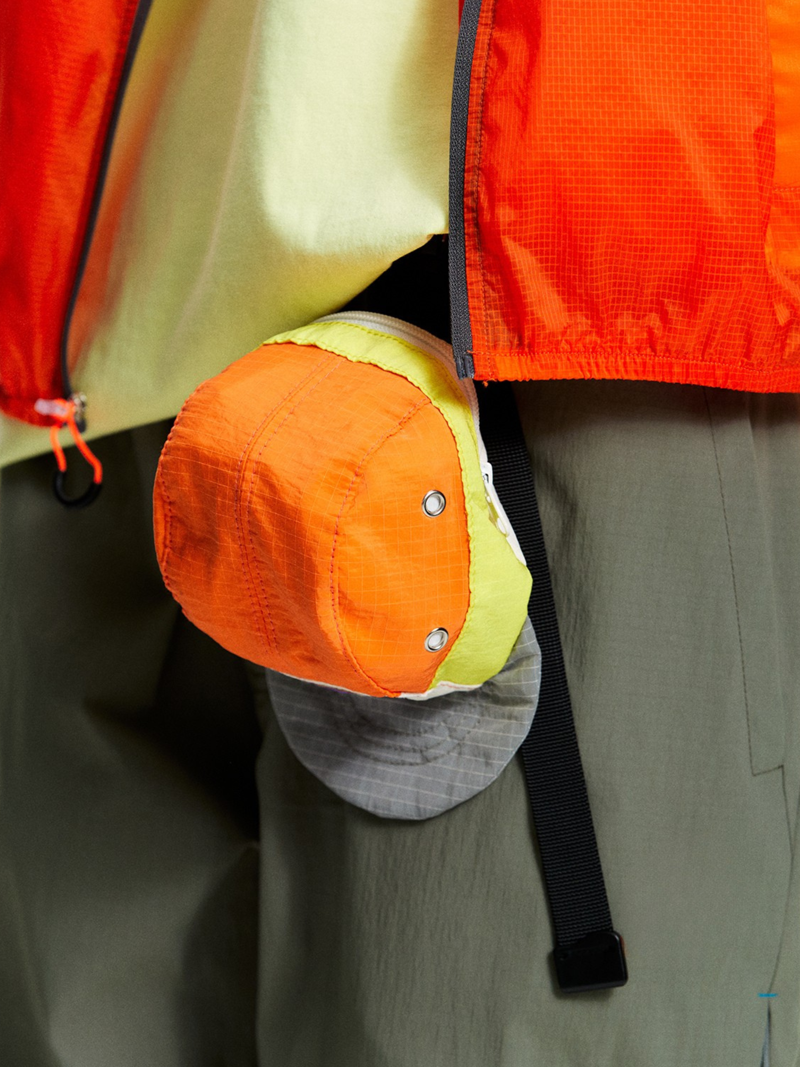 Nightshade - Nylon Checkered Cap-Shaped Clip Bag