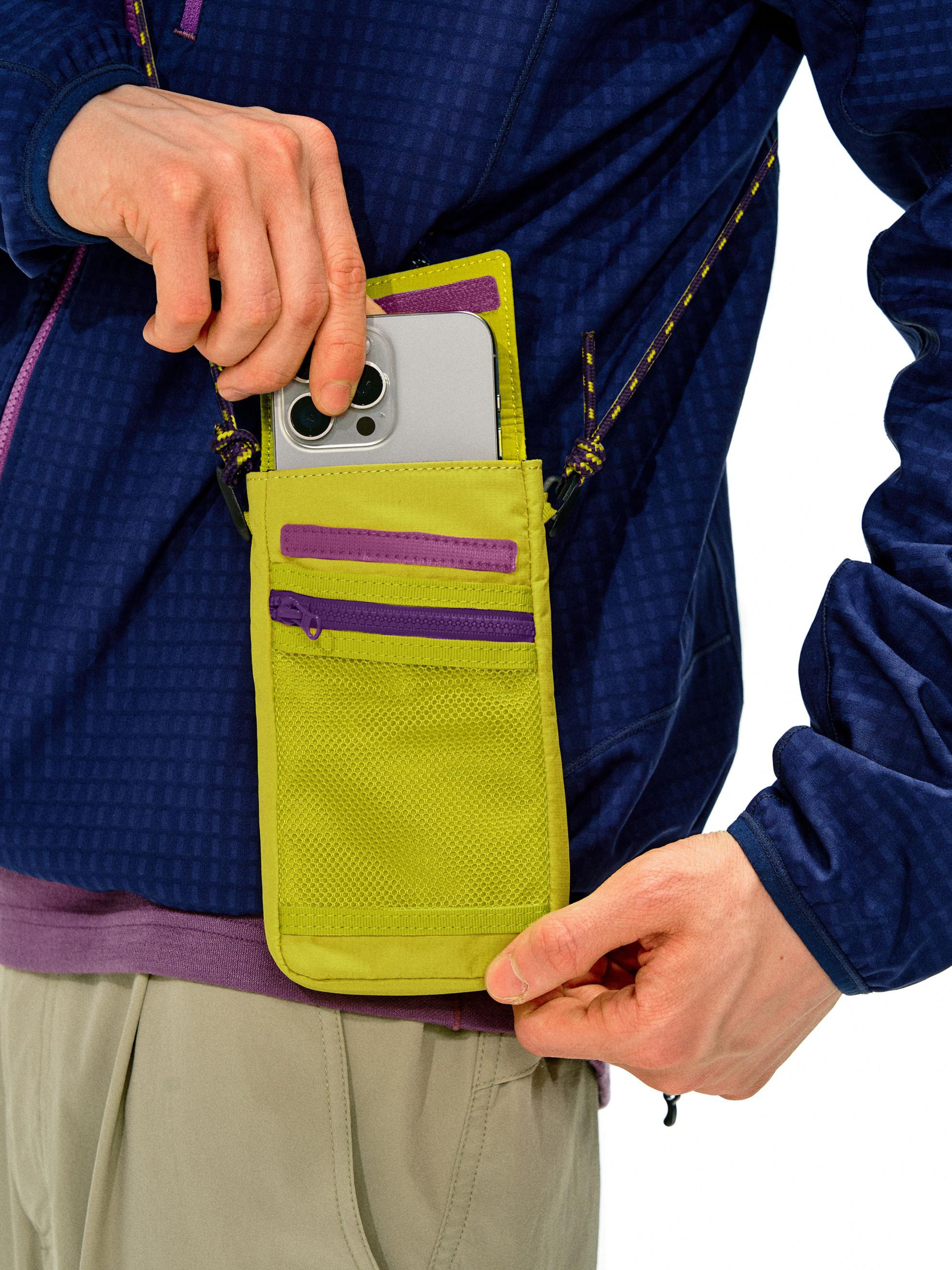 Blazewind - Water-Repellent Crossbody Bag