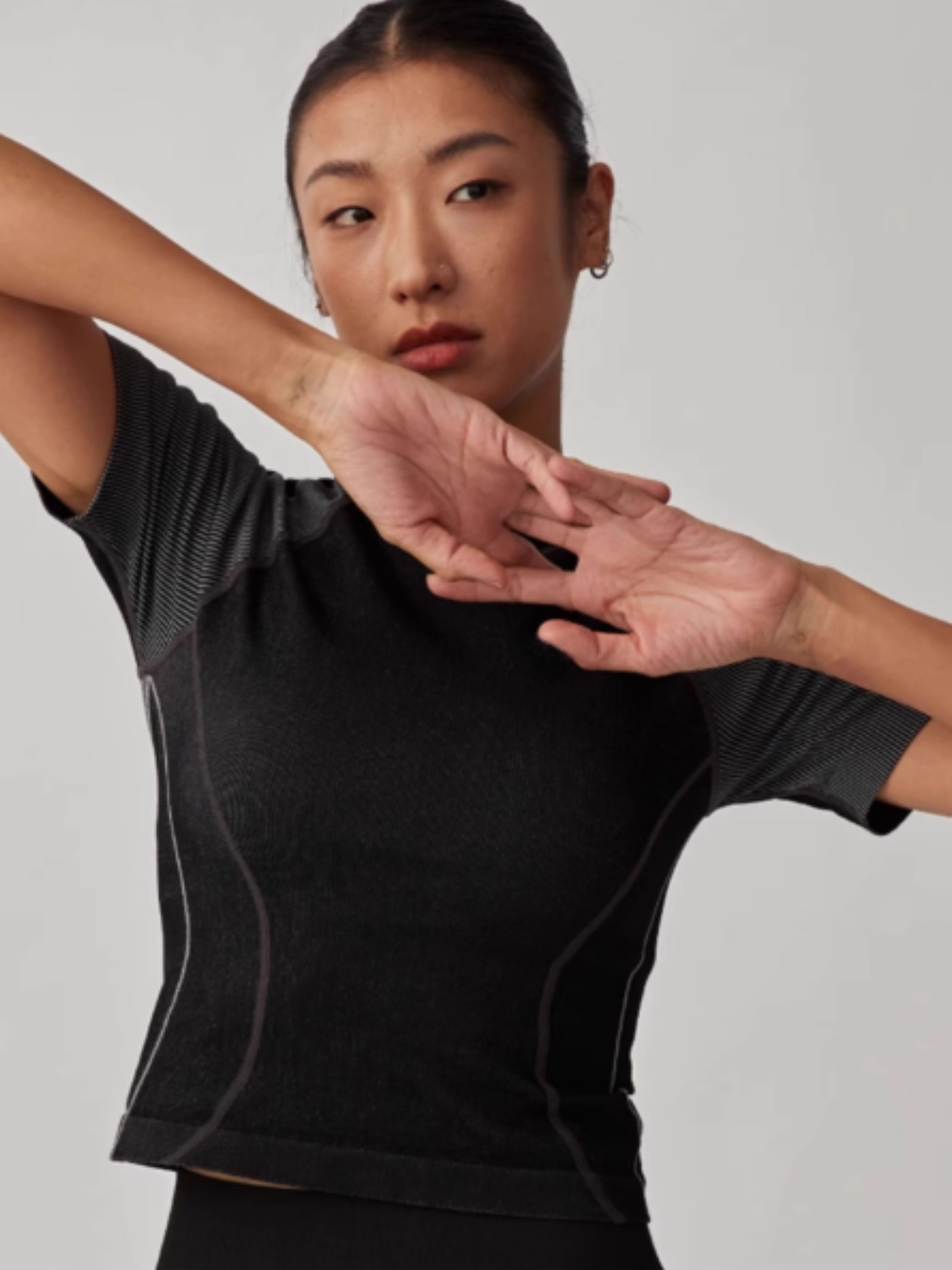 Boulder  - Women's Seamless Compression Short Sleeve Top