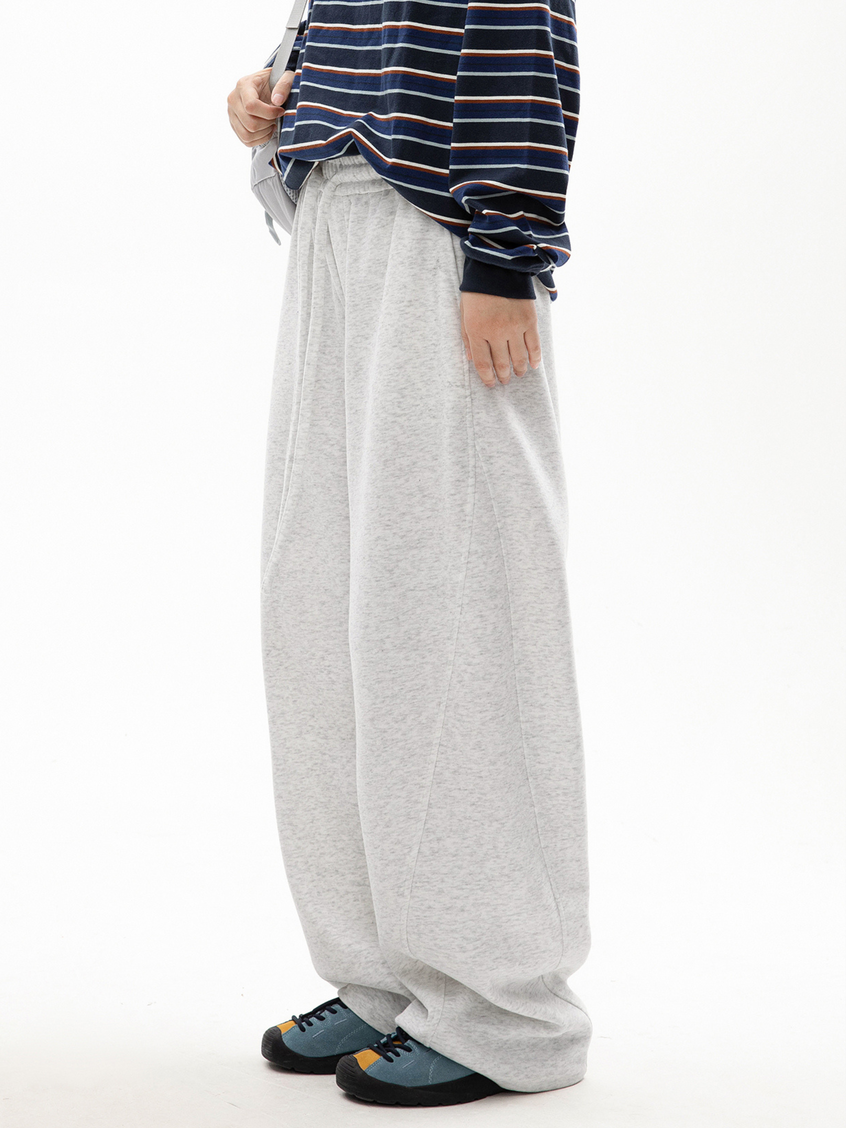 FrostDeck - Unisex Curved Seam Straight-Leg Wide Sweatpants