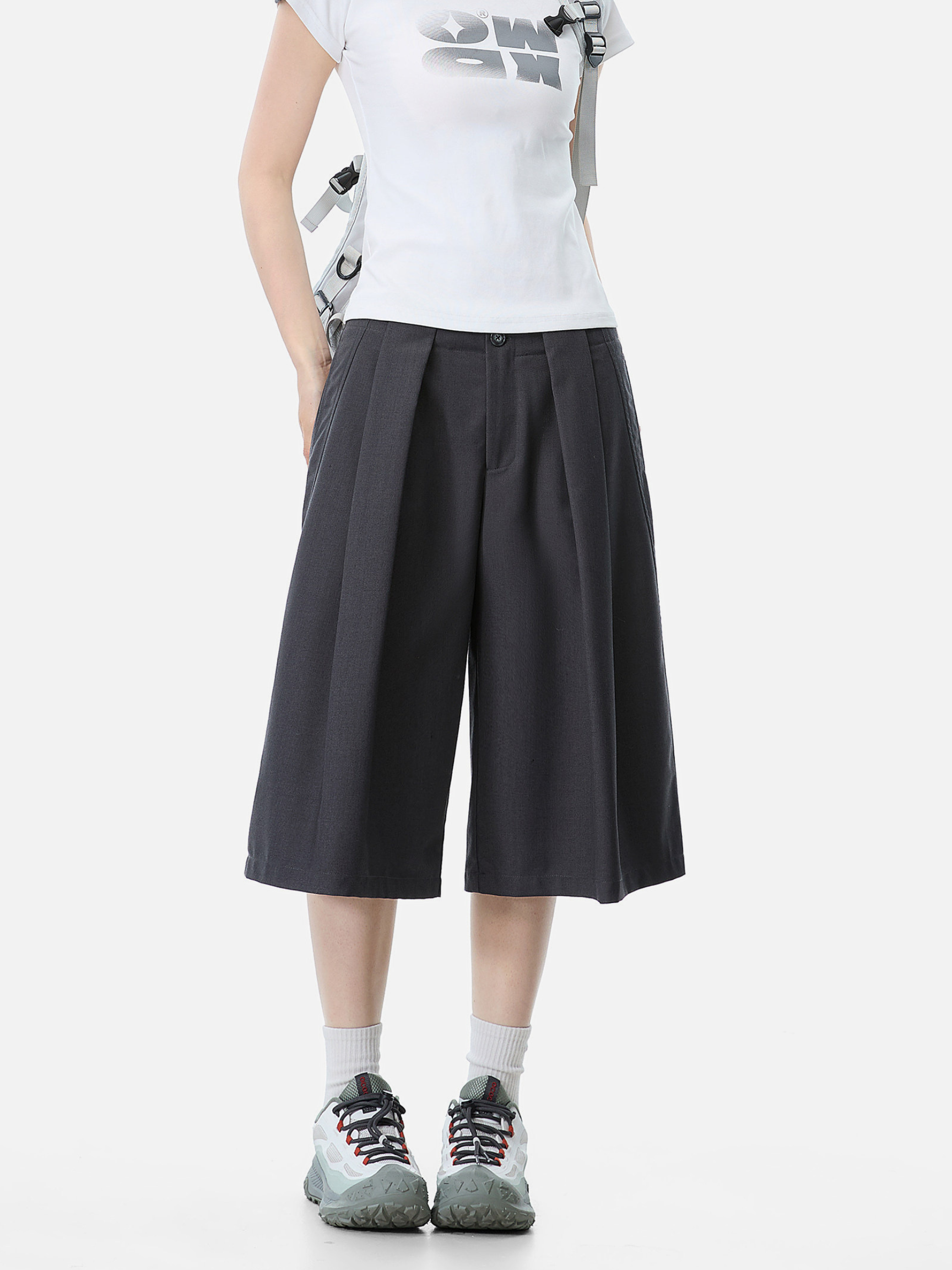 MoonRise - Women's Relaxed Pleated Tailored Shorts