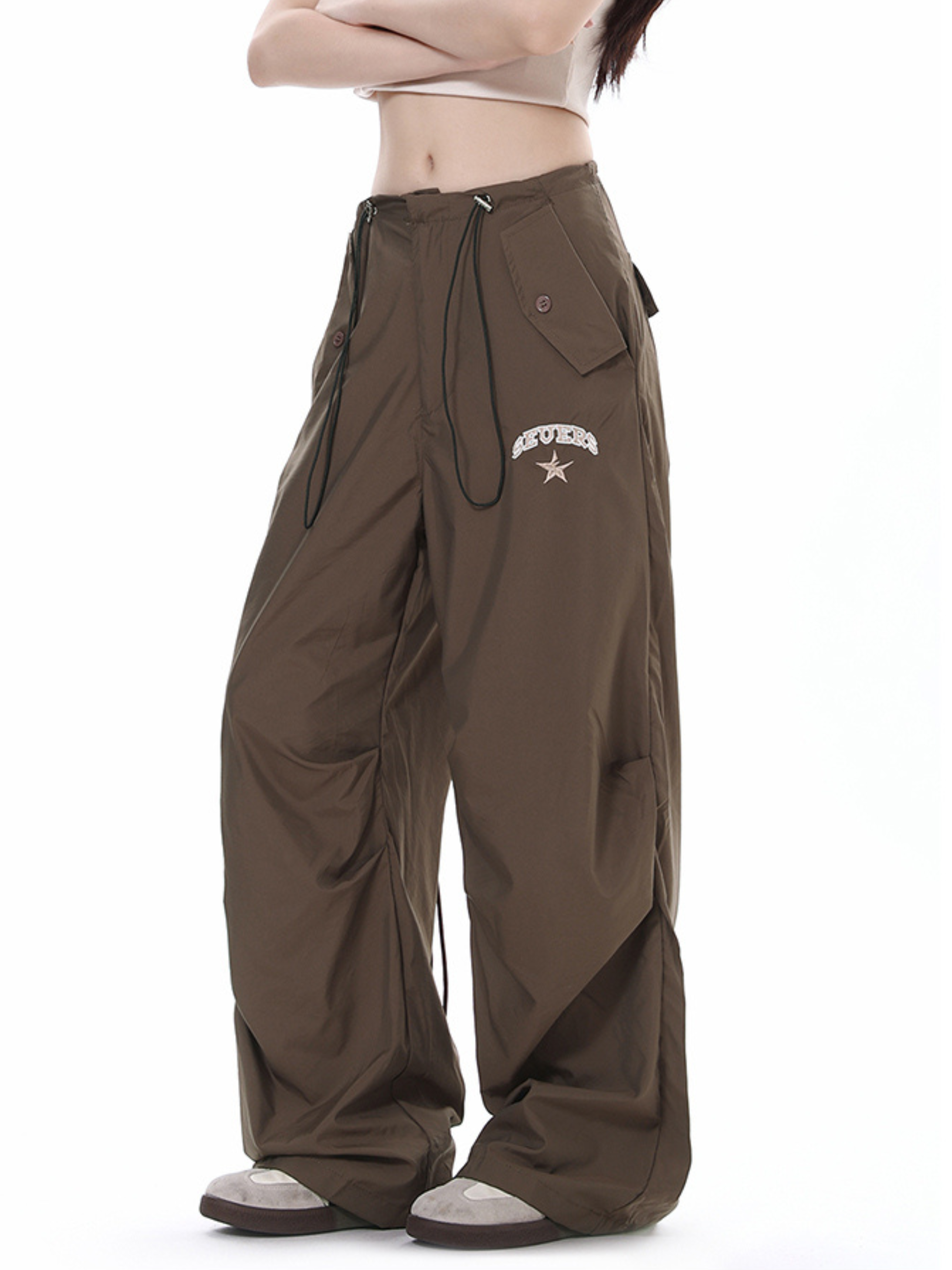 ThornCase - Women's Multi-Pocket Pleated Cargo Pants