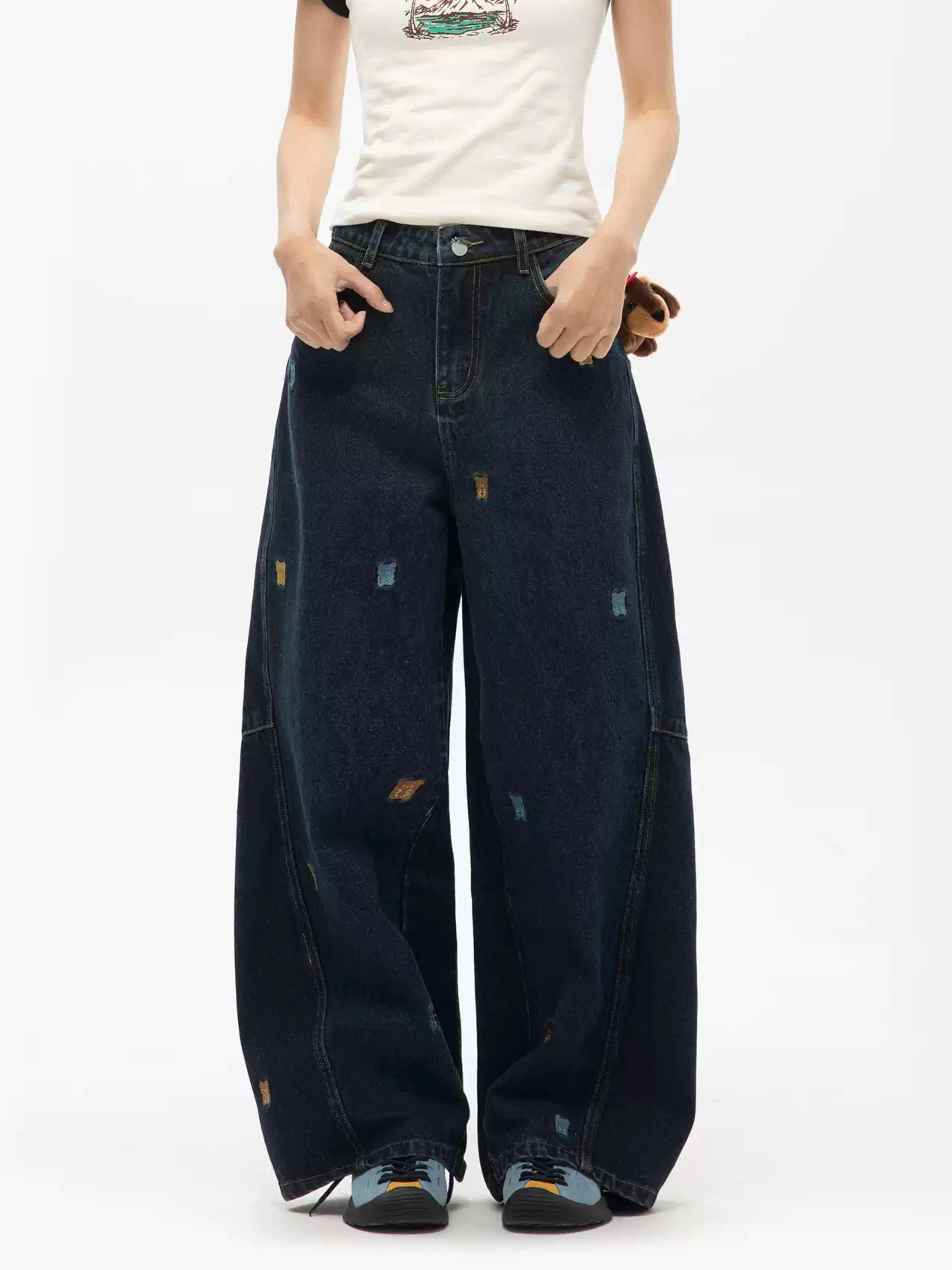 FrostLife - Women's Cartoon Bear Embroidered Denim Jeans