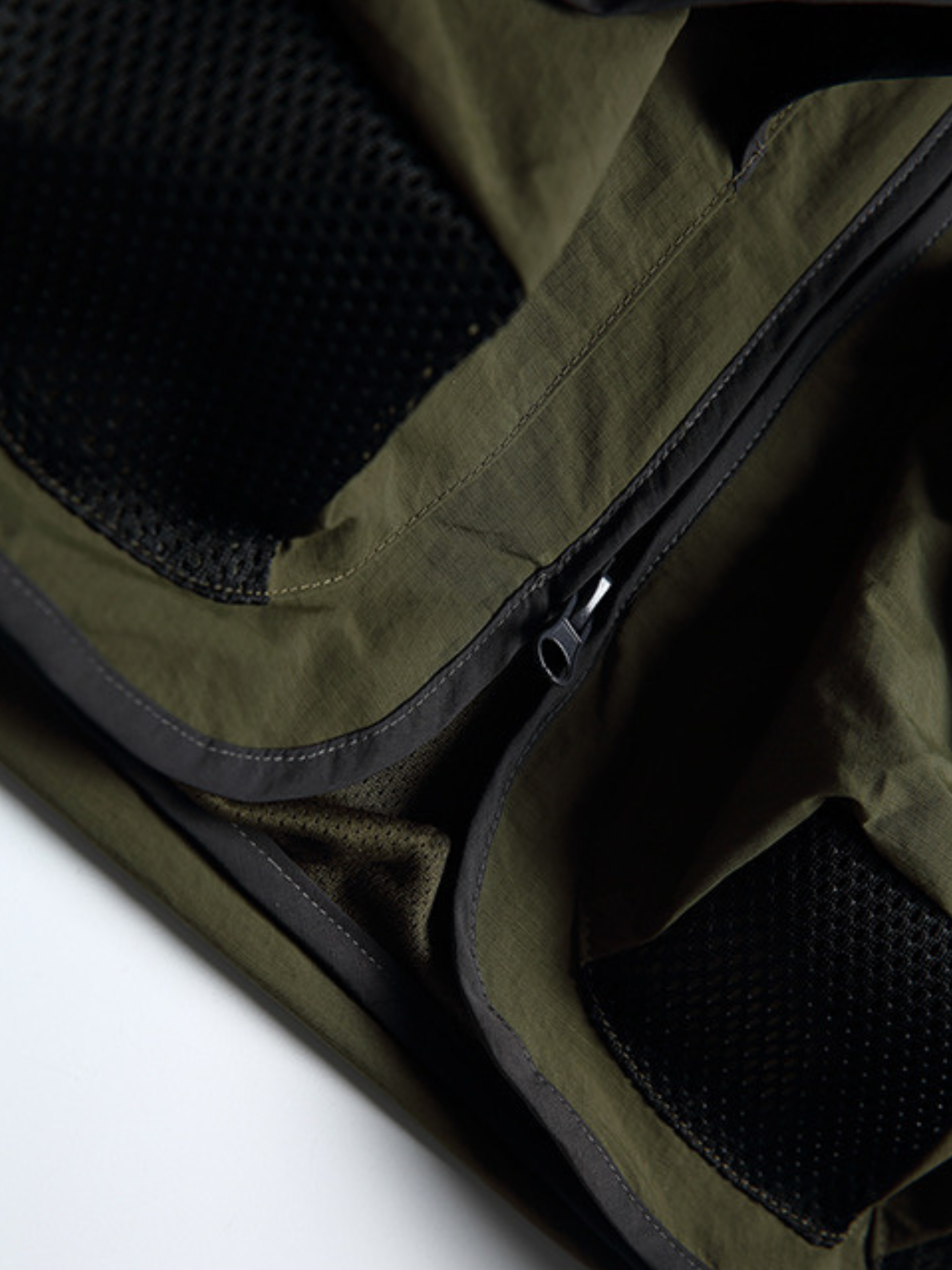 CougarLine - Unisex Water-Repellent Multi-Pocket Utility Vest