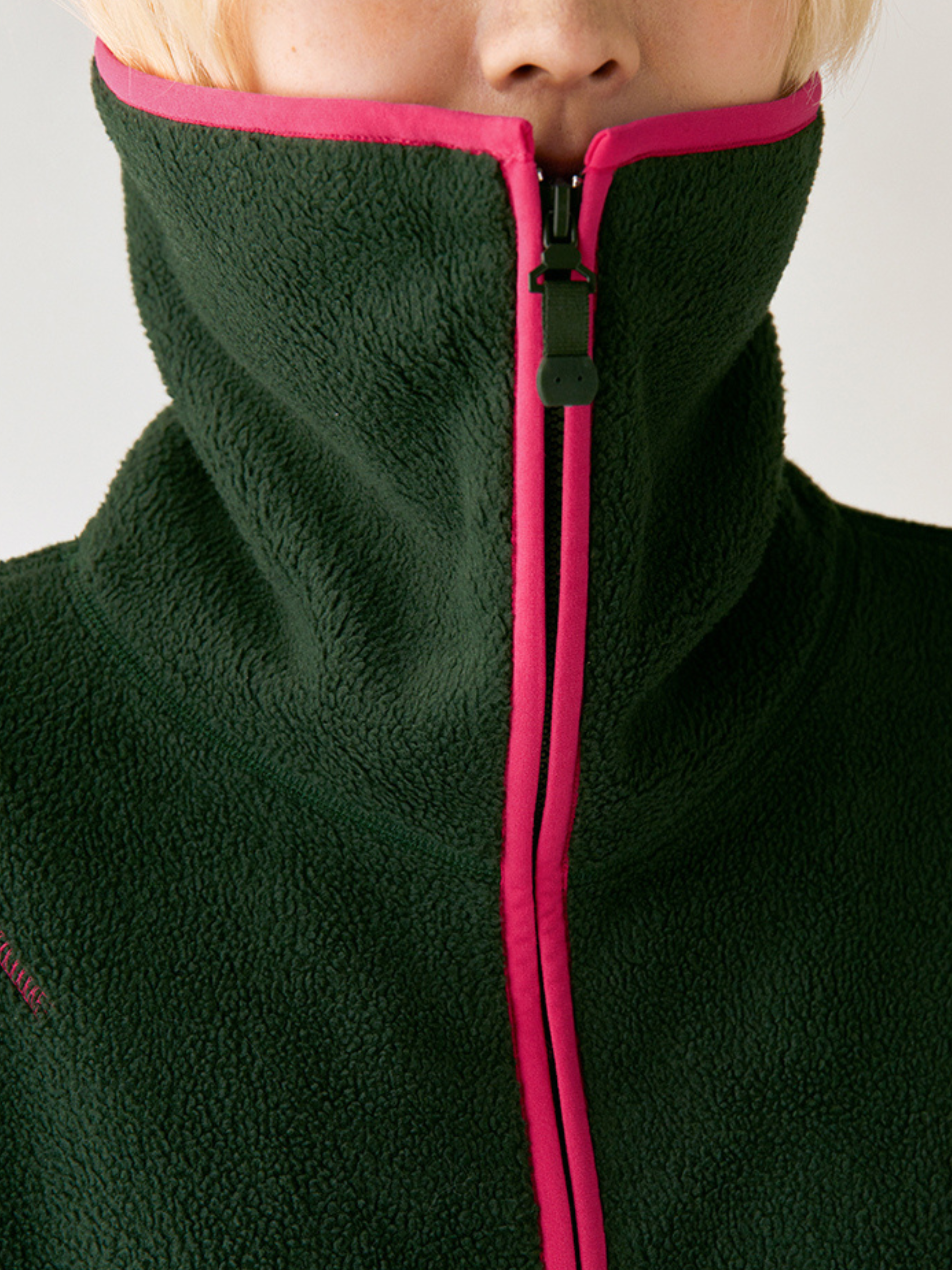 Backpack - Women's High-Collar Fleece Jacket