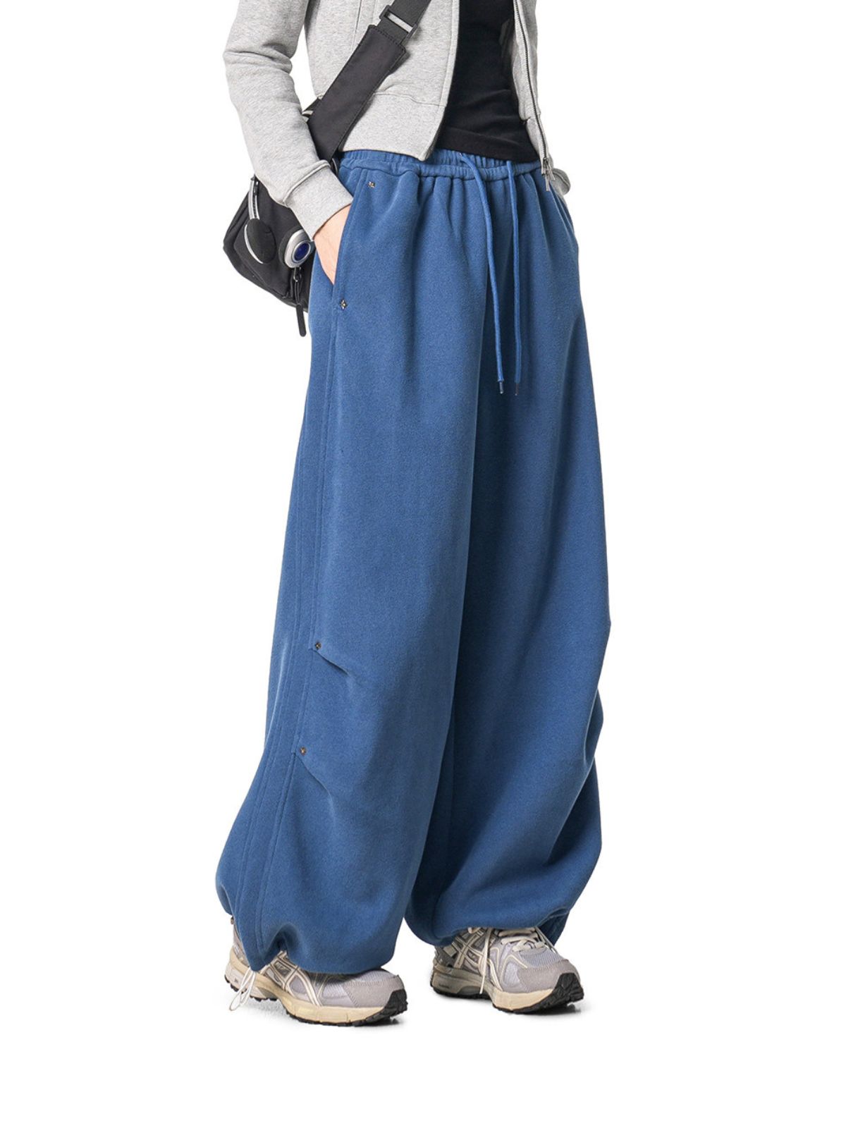 Reachpeak - Unisex Rivet-Detail Pleated Draped Paratrooper Sweatpants