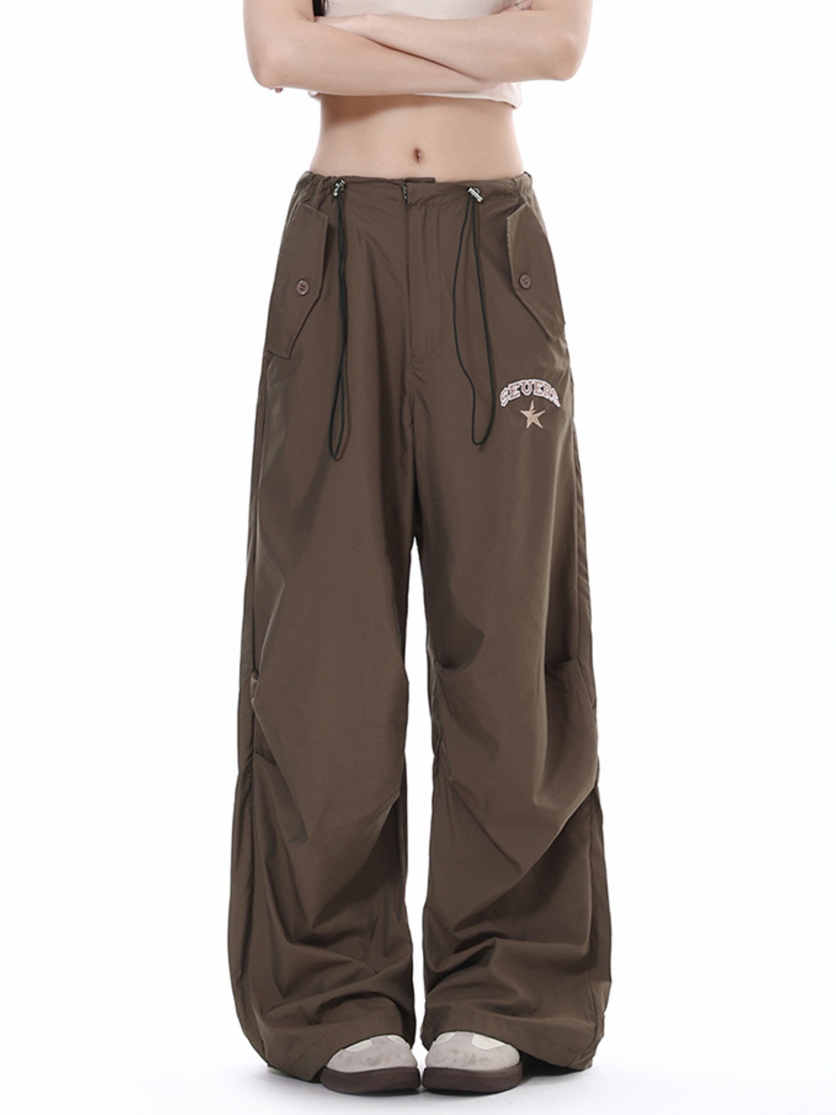 ThornCase - Women's Multi-Pocket Pleated Cargo Pants
