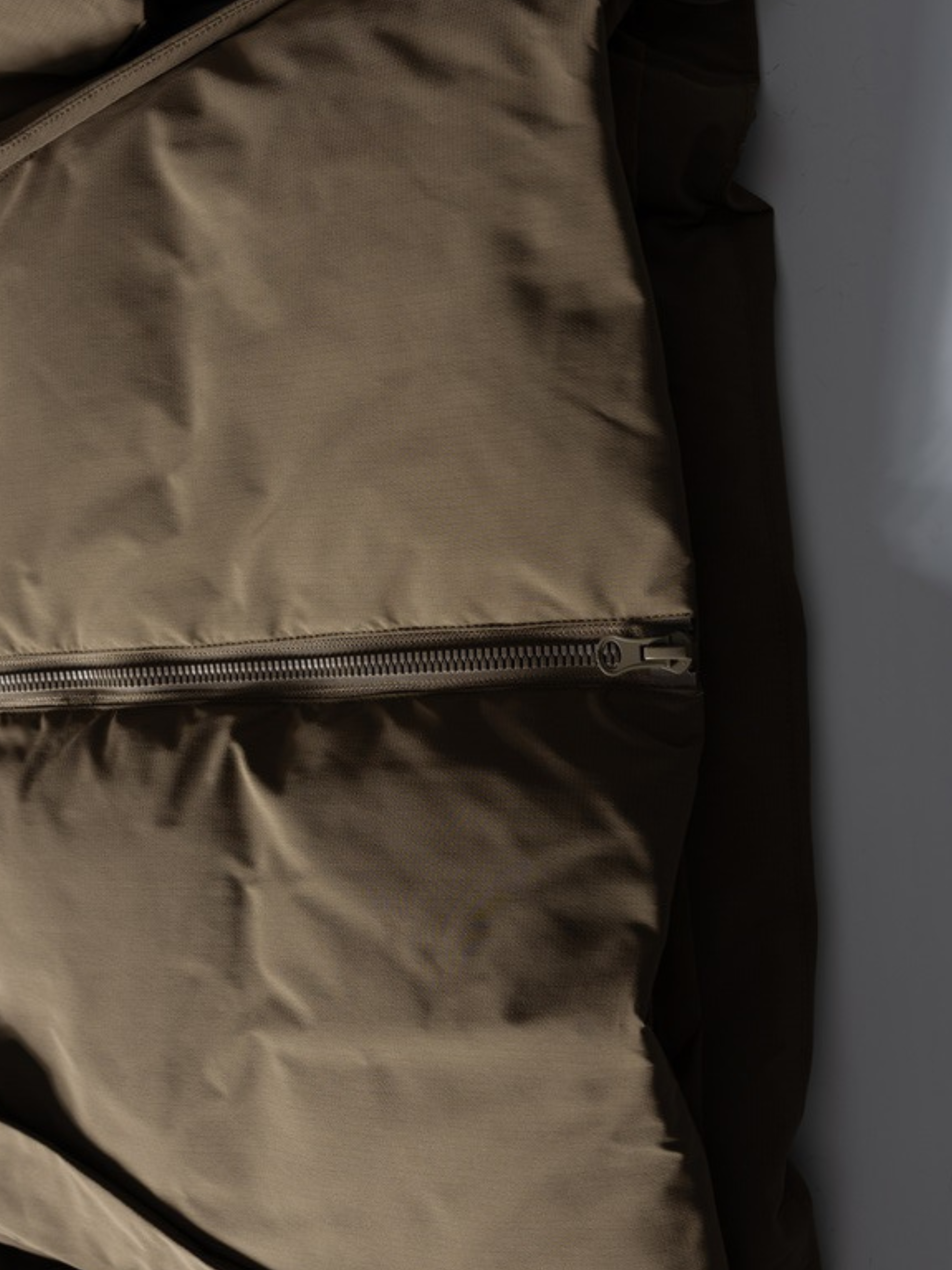 Stormshadow - Unisex Thermal Performance 90% White Duck Down Jacket