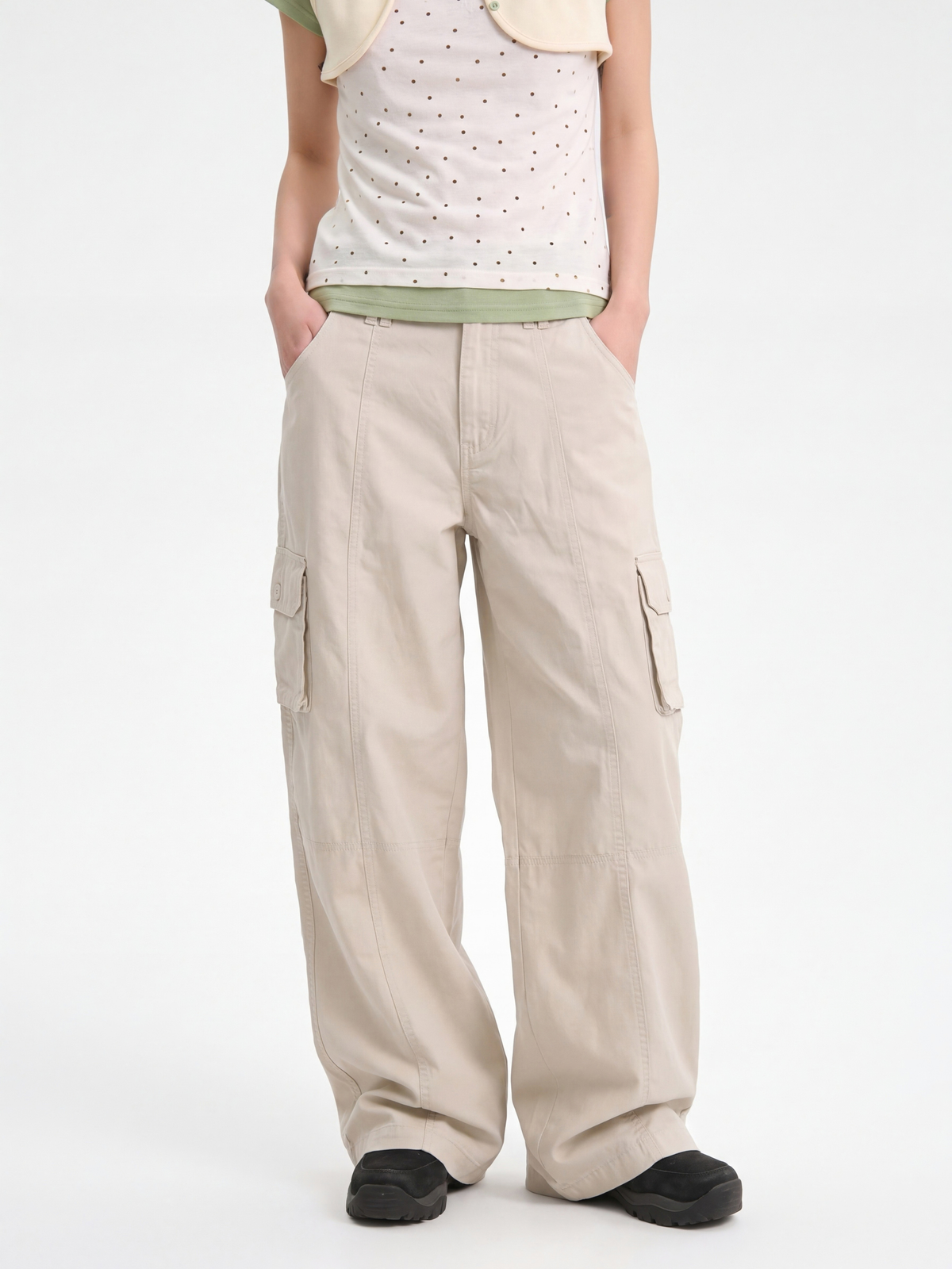 CalmDrift - Women's Deconstructed Multi-Pocket Straight-Leg Cargo Pants