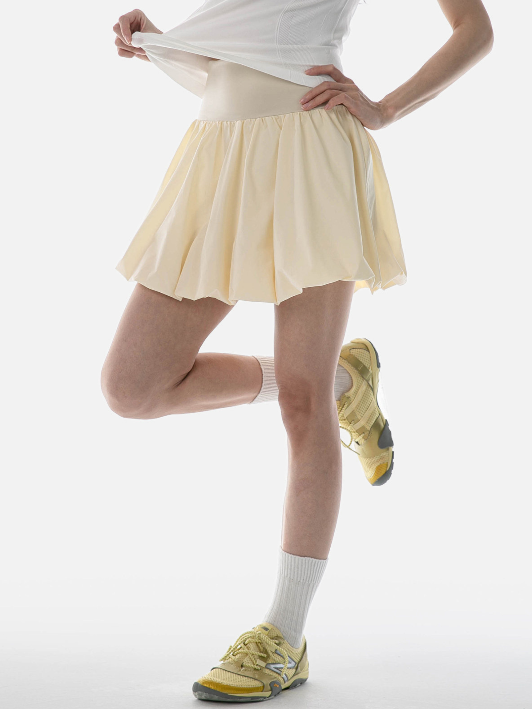 Saunter - Women's High-Waisted Bubble Hem Skirt