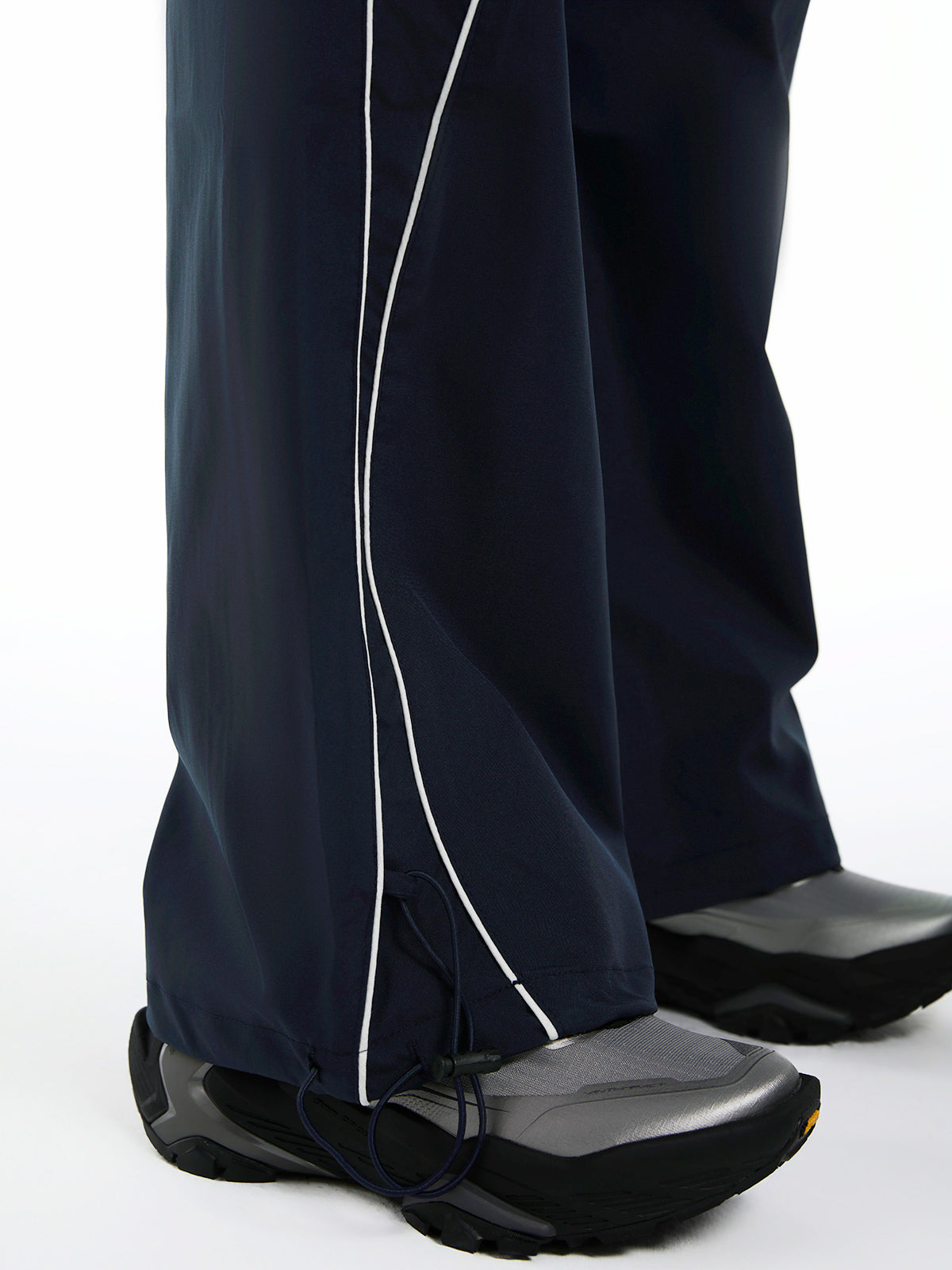 ThornNest - Women's Side-Stripe Loose-Fit Cuffed Sports Pants