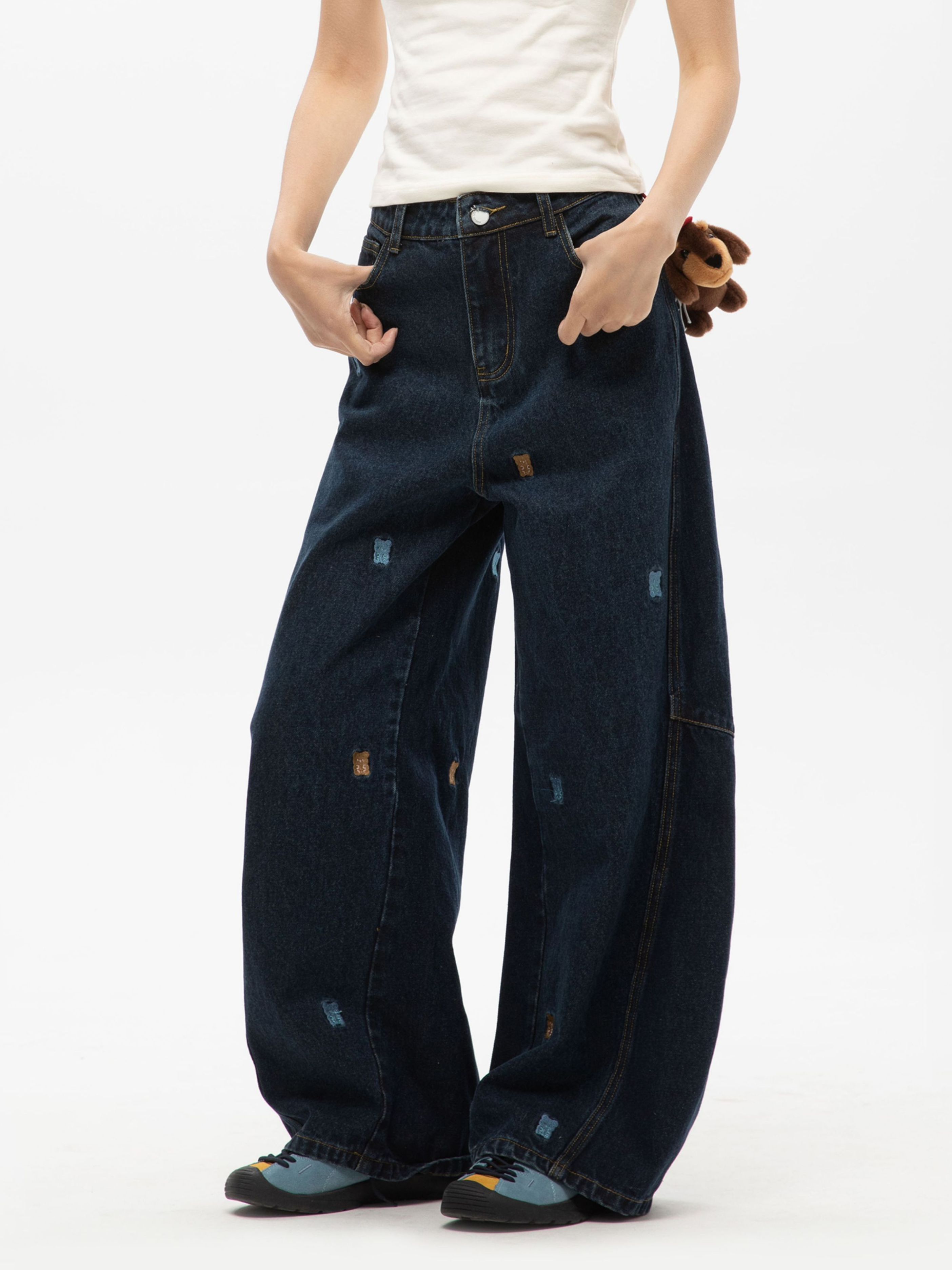 FrostLife - Women's Cartoon Bear Embroidered Denim Jeans
