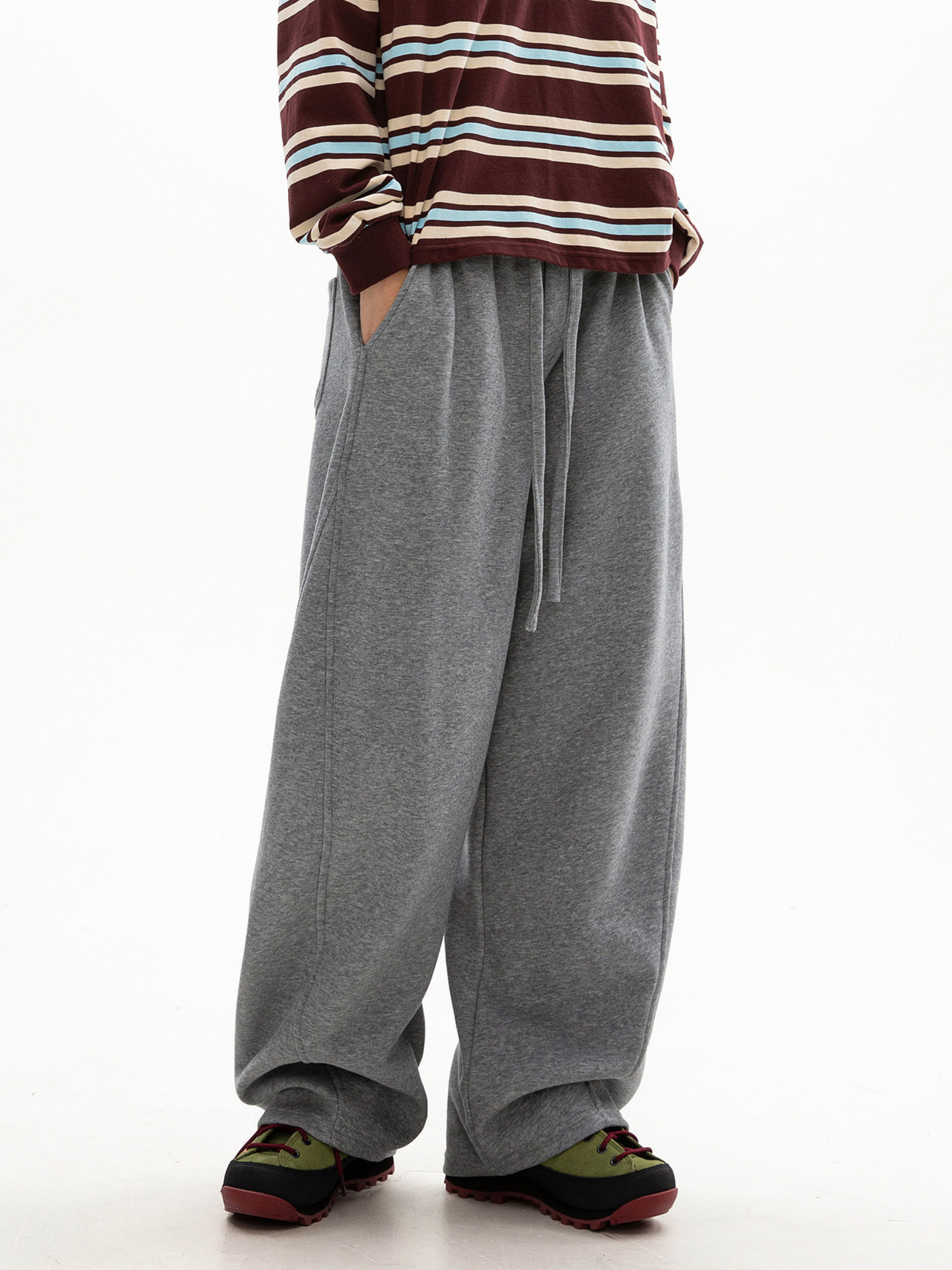 FrostDeck - Unisex Curved Seam Straight-Leg Wide Sweatpants