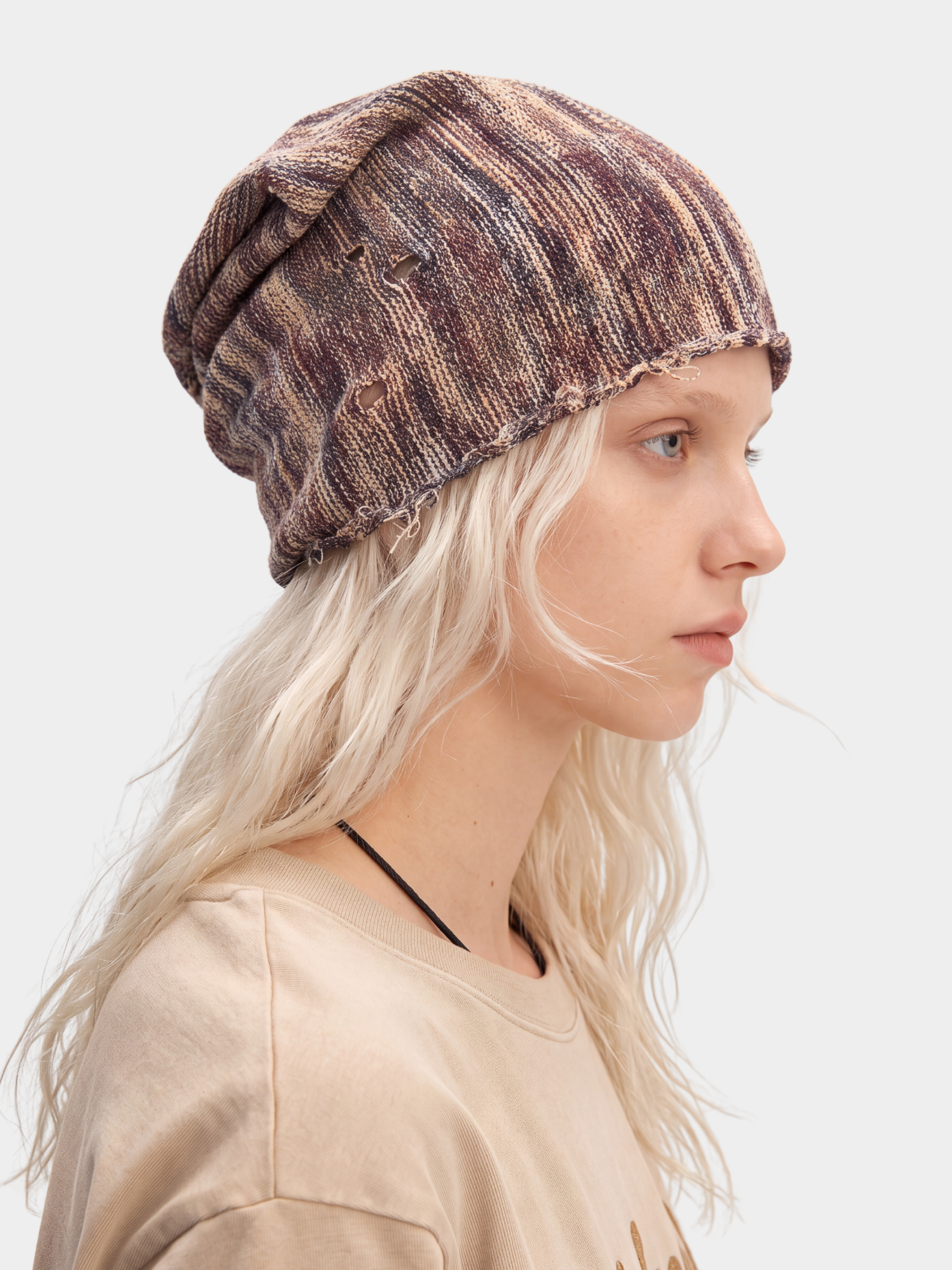 StarKnit - Starfish Graphic Distressed Raw-Edge Knit Beanie