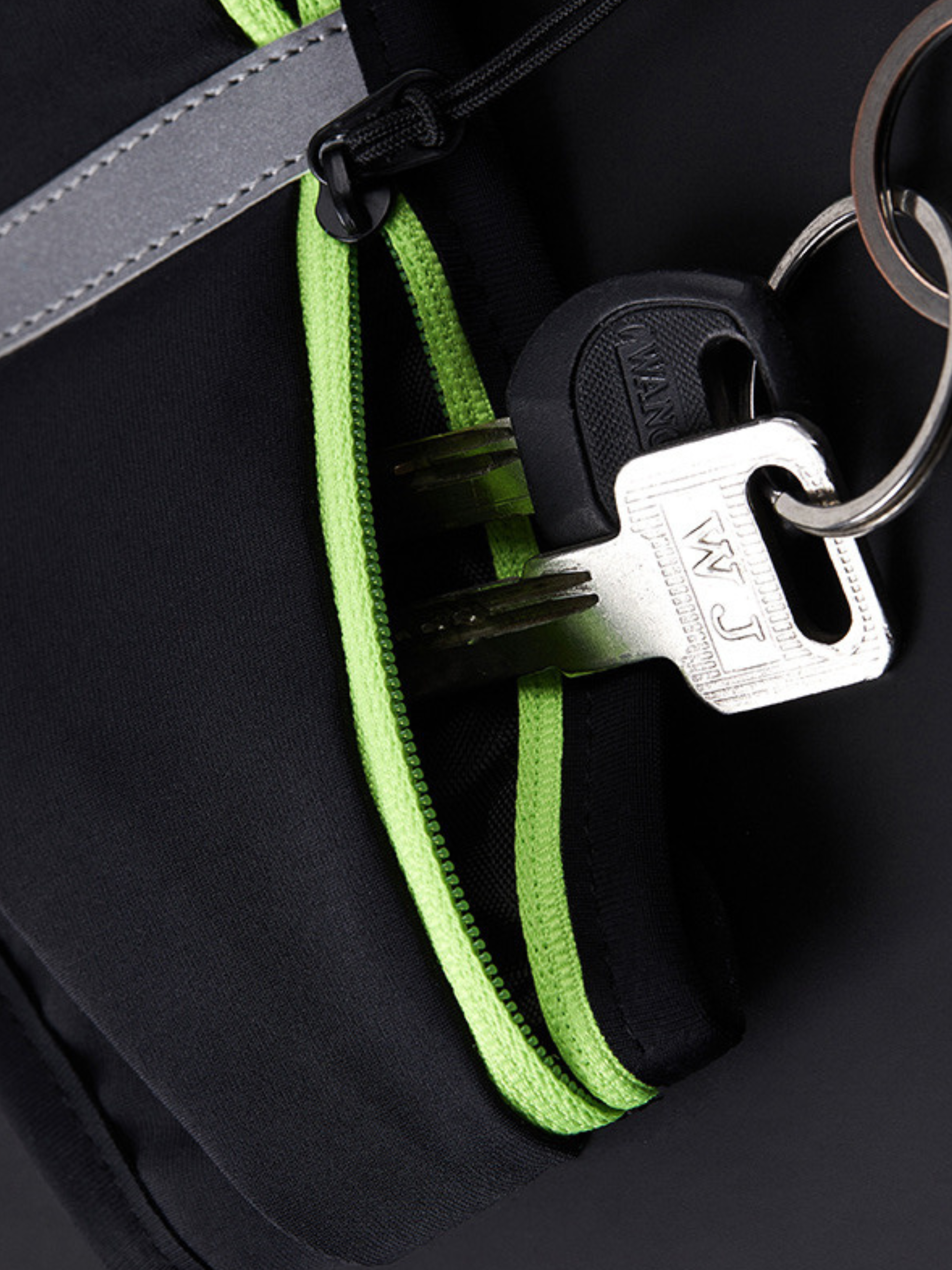 CougarPeak - Lightweight Reflective Fitness Crossbody Chest Bag