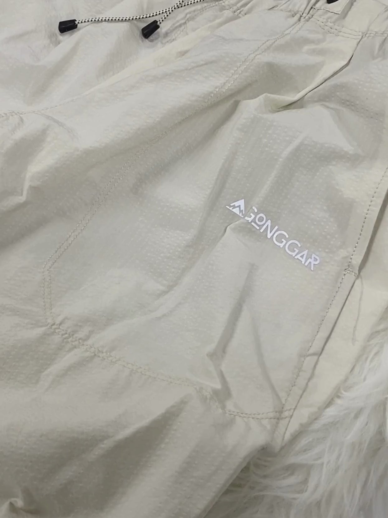 Load video: FoxPath - Unisex Waterproof Quick-Dry Ripstop Paratrooper Pants