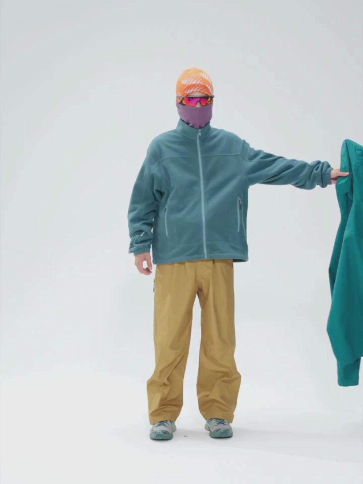 Load video: CampGlove - Men's 3-in-1 Fleece Hard Shell Jacket