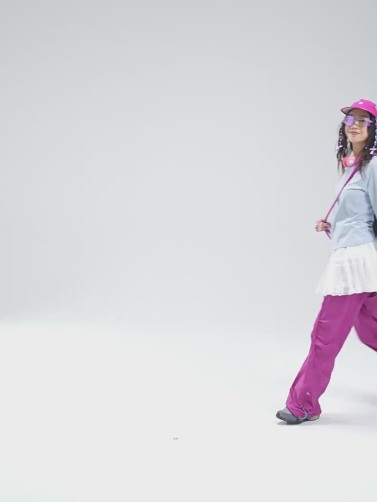 Load video: StonePath - Women&#39;s Lightweight Water-Repellent Drawcord Climbing Pants