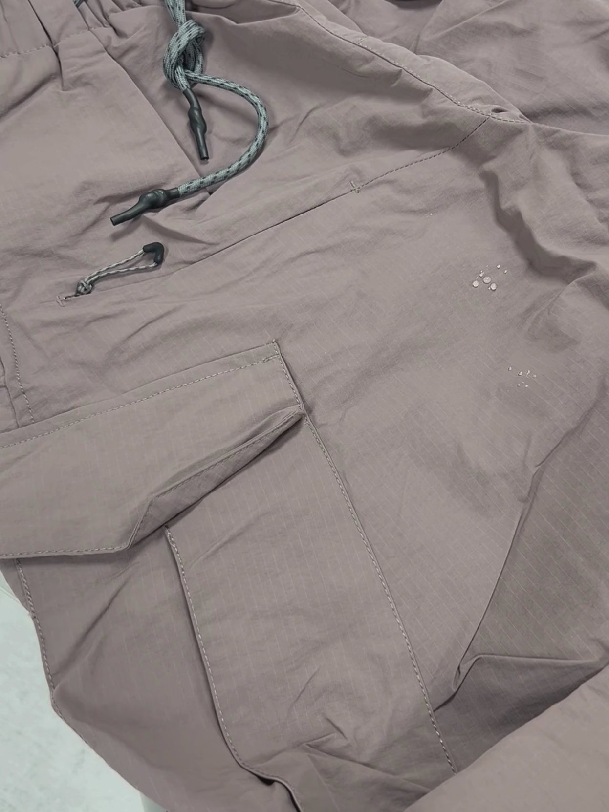 Load video: FoxNest - Unisex Waterproof Quick-Dry Paratrooper Pants